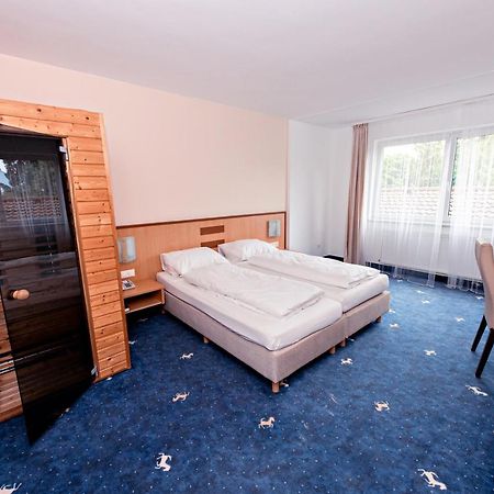 Hotel Wiental Pressbaum ภายนอก รูปภาพ