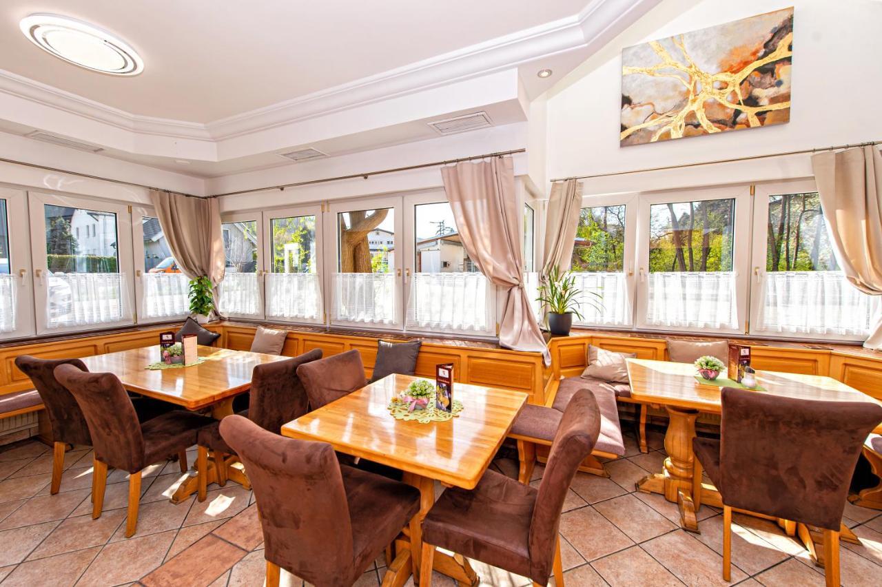 Hotel Wiental Pressbaum ภายนอก รูปภาพ